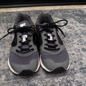 Nike Vomero 8  Black and Gray Running Shoes